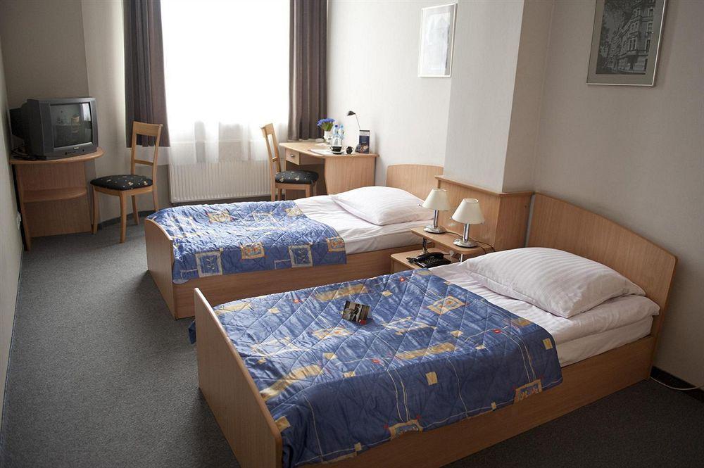 Hotel Diament Economy Gliwice Bagian luar foto