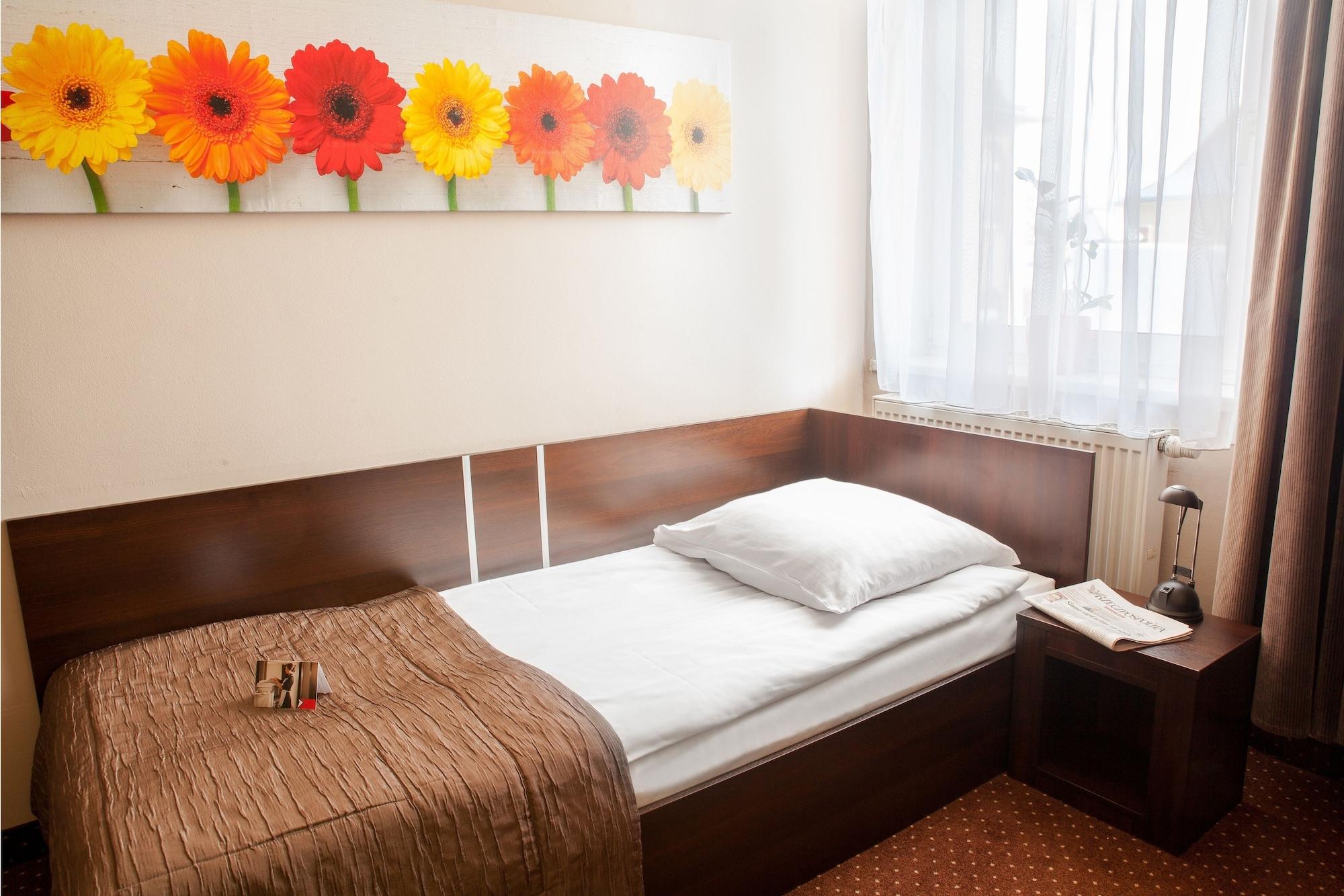 Hotel Diament Economy Gliwice Bagian luar foto