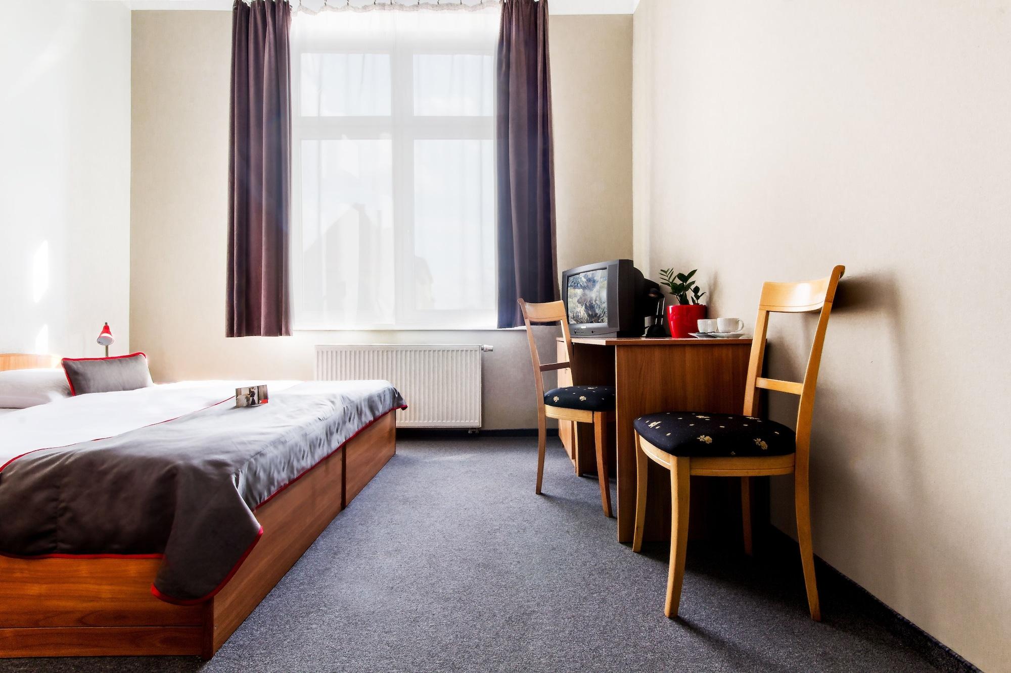 Hotel Diament Economy Gliwice Bagian luar foto