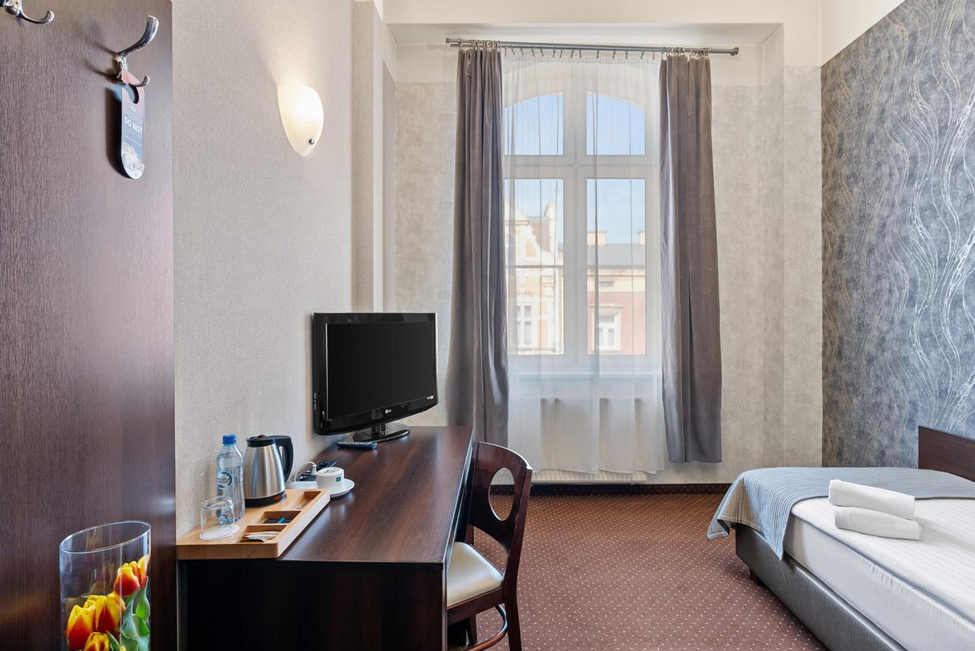 Hotel Diament Economy Gliwice Bagian luar foto