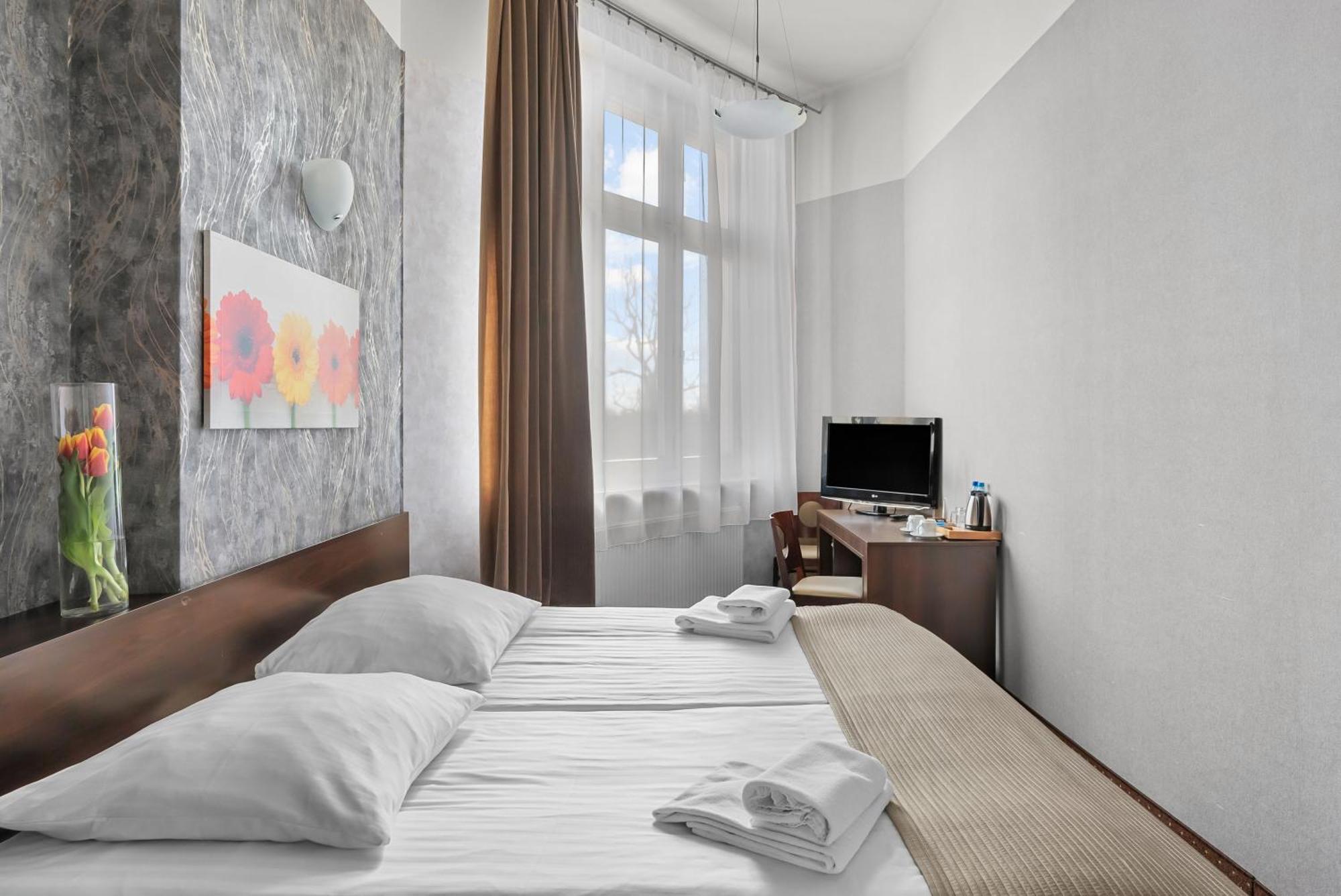 Hotel Diament Economy Gliwice Bagian luar foto