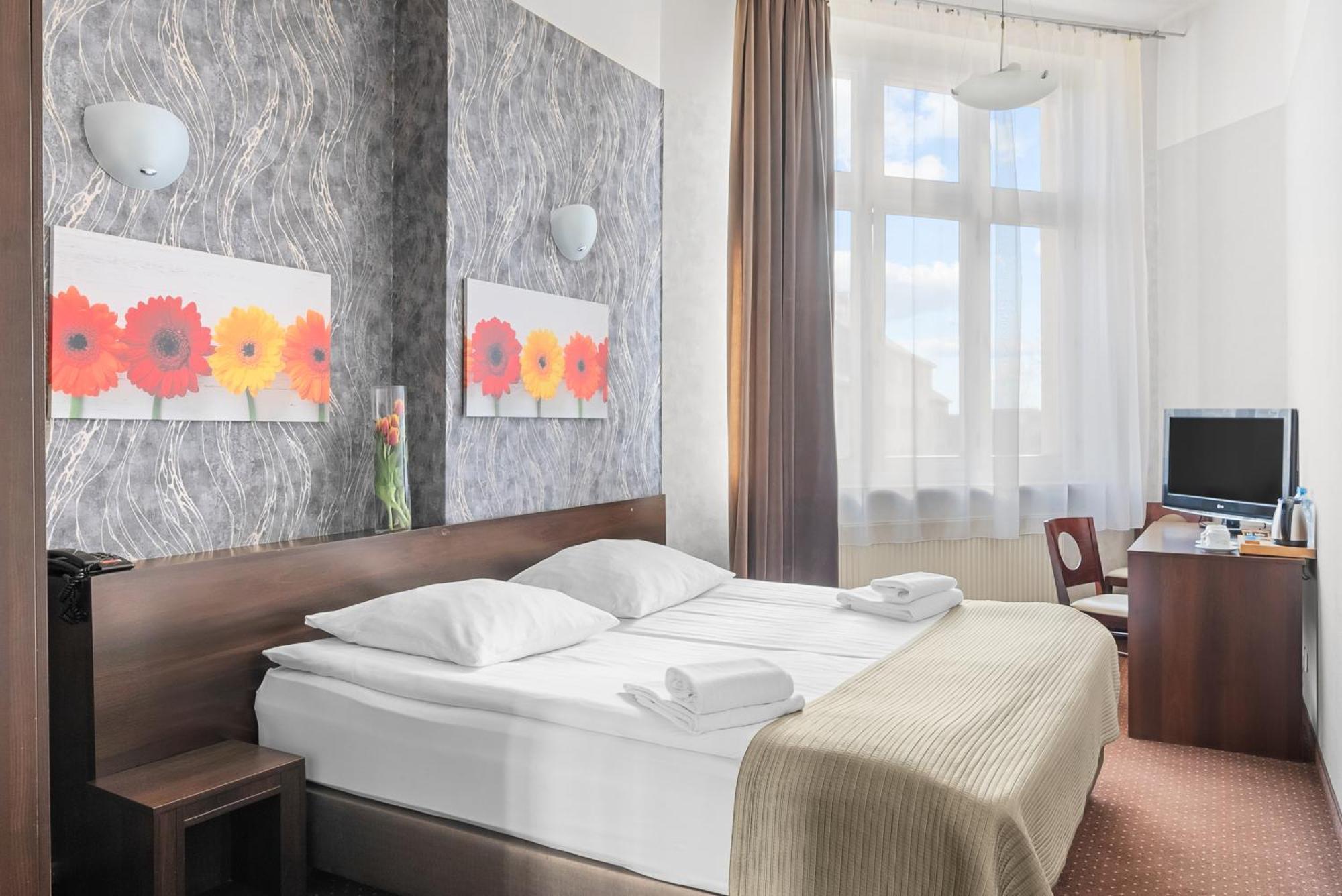 Hotel Diament Economy Gliwice Bagian luar foto