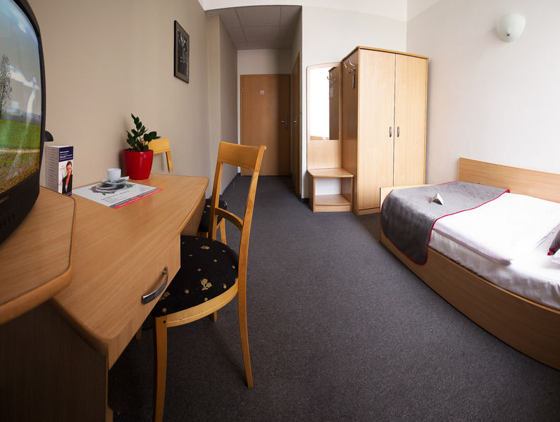 Hotel Diament Economy Gliwice Bagian luar foto