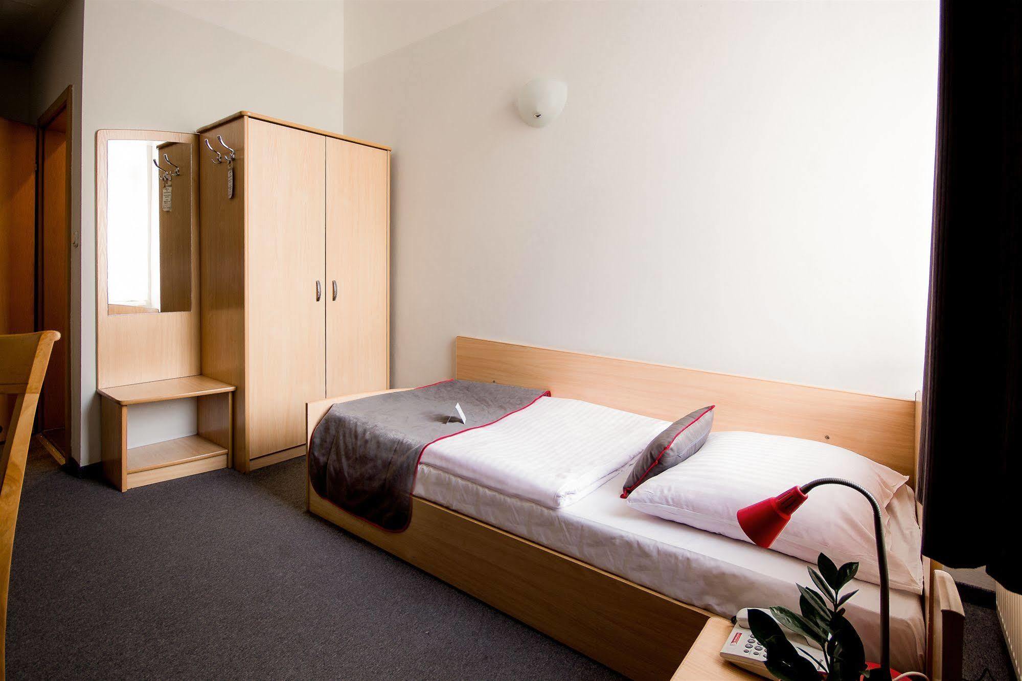 Hotel Diament Economy Gliwice Bagian luar foto